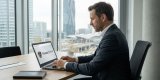Digitale Steuerhilfe für Mitarbeitende: Wege, Rollen und Grenzen für österreichische Unternehmen